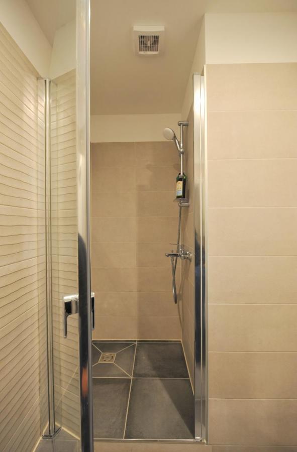 Central Comfort At Hanzas Residence, Stay Near Cafes, Bars, Museums & Esplanade Riga Exterior foto