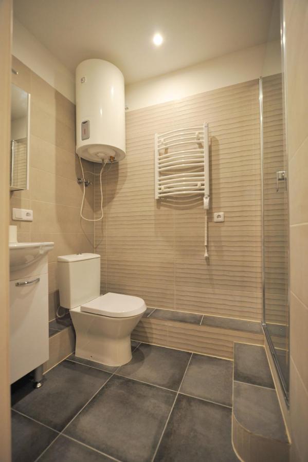 Central Comfort At Hanzas Residence, Stay Near Cafes, Bars, Museums & Esplanade Riga Exterior foto