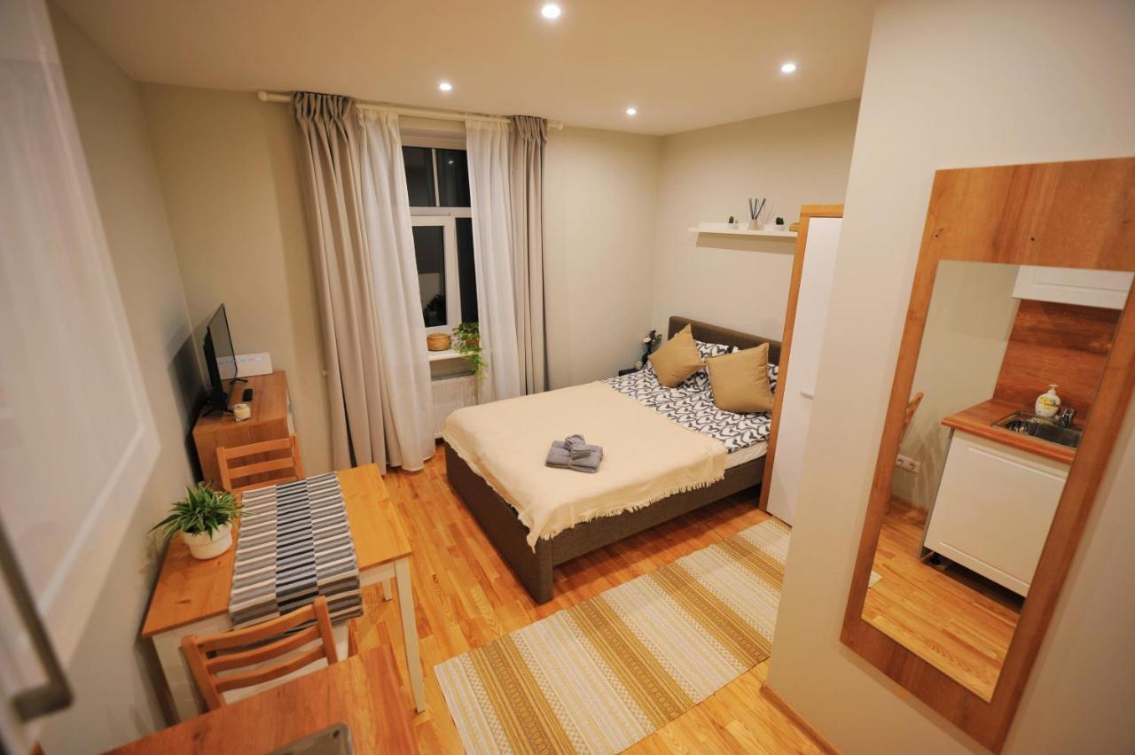 Central Comfort At Hanzas Residence, Stay Near Cafes, Bars, Museums & Esplanade Riga Exterior foto
