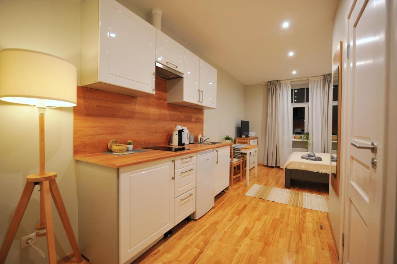Central Comfort At Hanzas Residence, Stay Near Cafes, Bars, Museums & Esplanade Riga Exterior foto