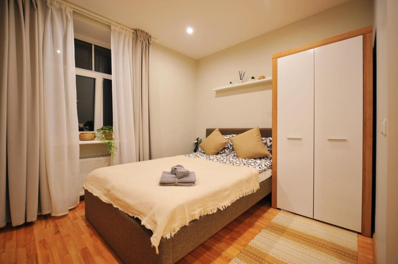 Central Comfort At Hanzas Residence, Stay Near Cafes, Bars, Museums & Esplanade Riga Exterior foto