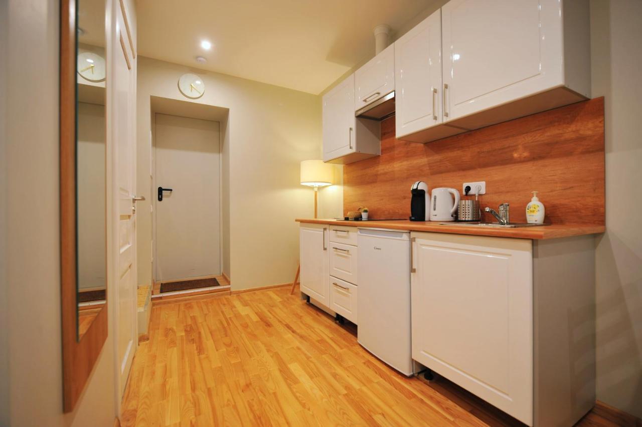 Central Comfort At Hanzas Residence, Stay Near Cafes, Bars, Museums & Esplanade Riga Exterior foto