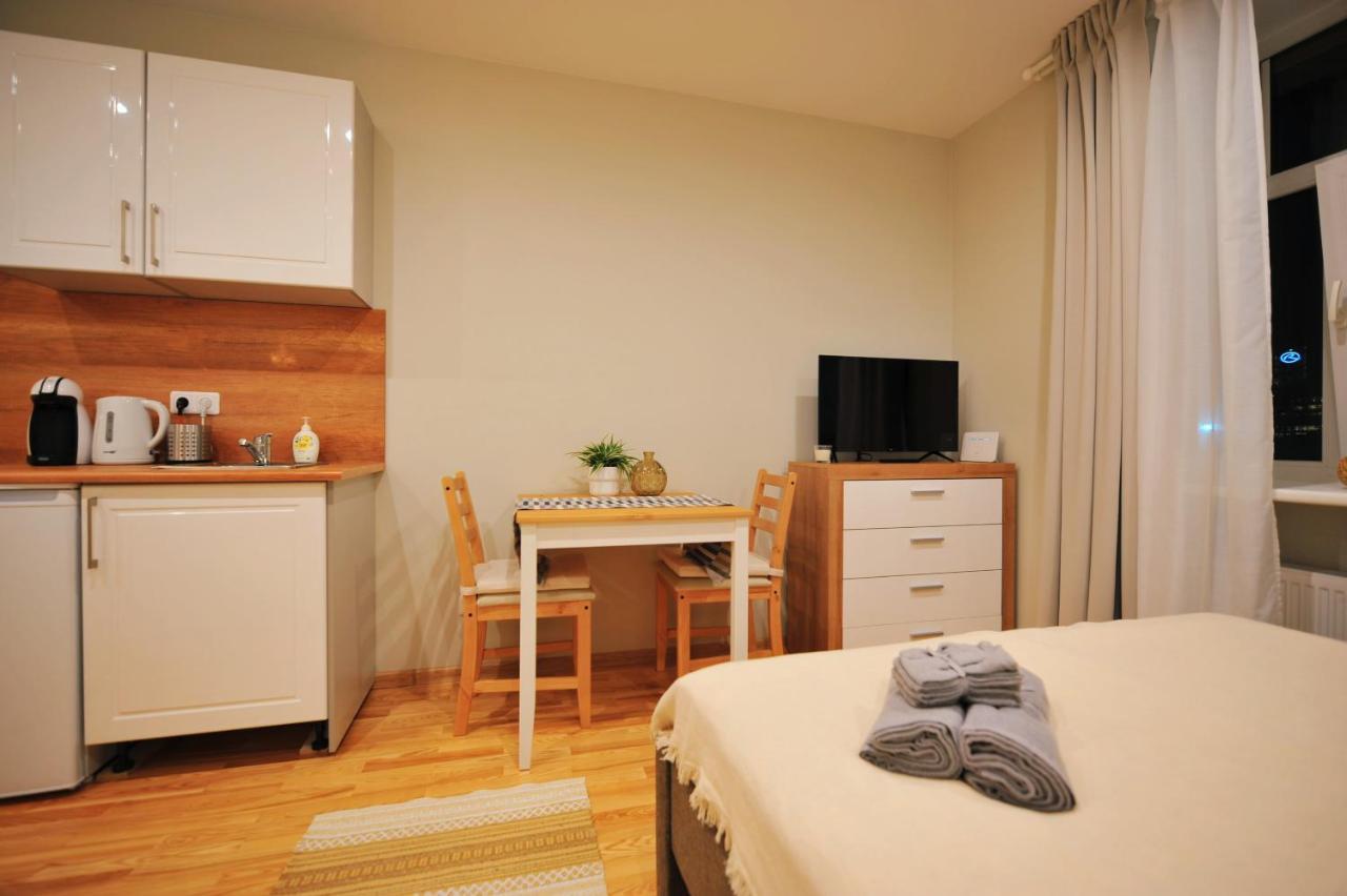 Central Comfort At Hanzas Residence, Stay Near Cafes, Bars, Museums & Esplanade Riga Quarto foto